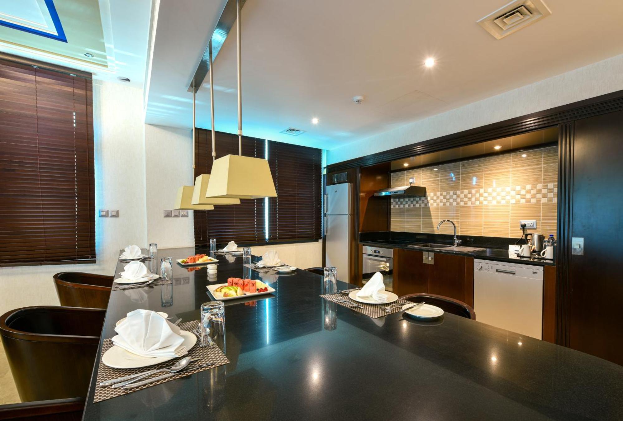 Retaj Salwa & 5* Al Rayyan